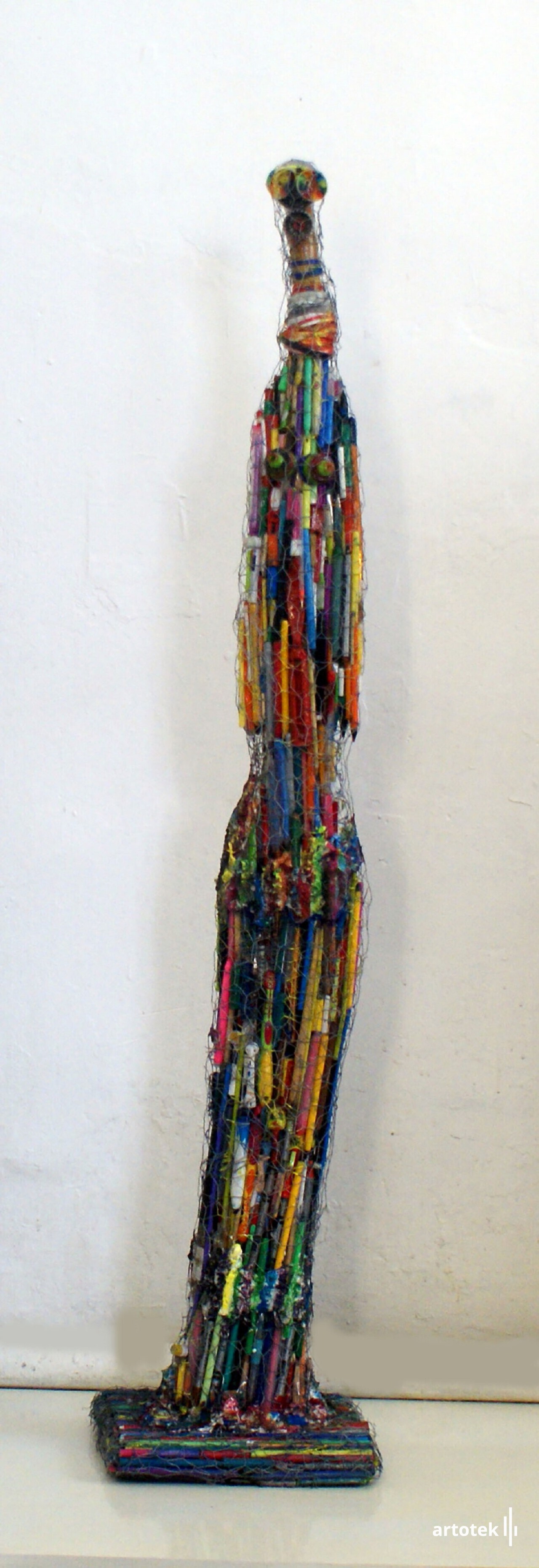 Selejt ceruzanő, (profil 1 nézet), 144 x 18 x 11 cm, vegyes technika